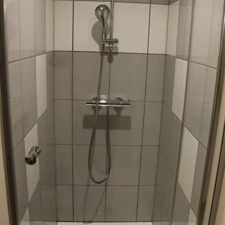 Fermette Francis A *